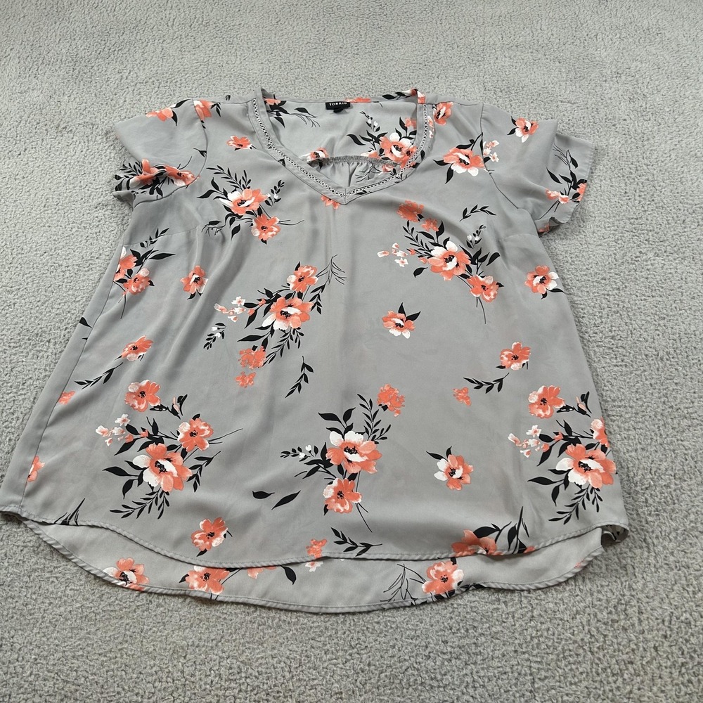 Torrid Blouse Womens 2 Gray Coral Floral Short‎ Sleeve V Neck High Low Hem